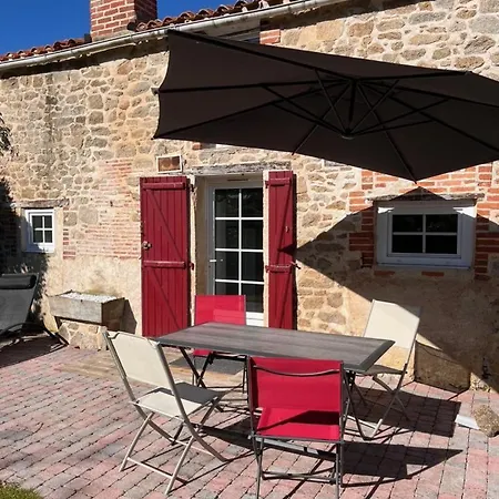 Appartement Pierres Apparentes Le Poire-sur-Vie Exterior photo