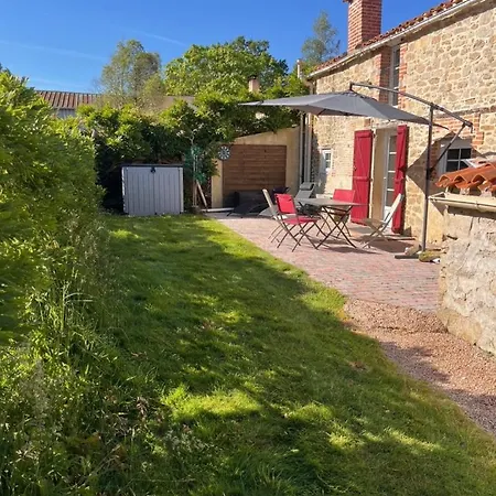 Appartement Pierres Apparentes Le Poire-sur-Vie Exterior photo